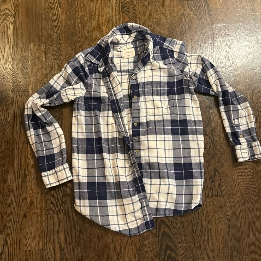 American Eagle Plaid Button Down Shirt